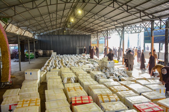 Continuing to support people in need in the Covid-19 pandemic of Hoang Phap Pagoda (series 4)